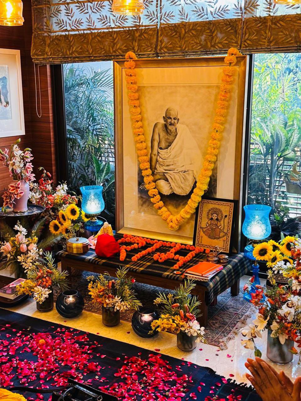 Sacred floral darbar of Neem Karoli Baba